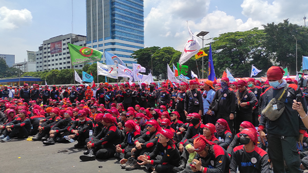 Ribuan Buruh Siap Geruduk DPR Tuntut Kenaikan Upah