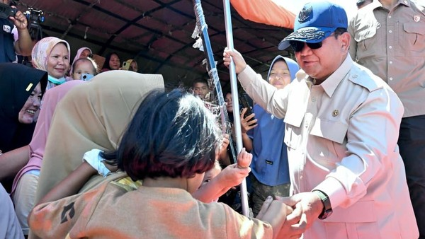 Viral! Prabowo Tegur Paspampres: Sikap Humanis atau Pencitraan di Tengah Duka Aceh?