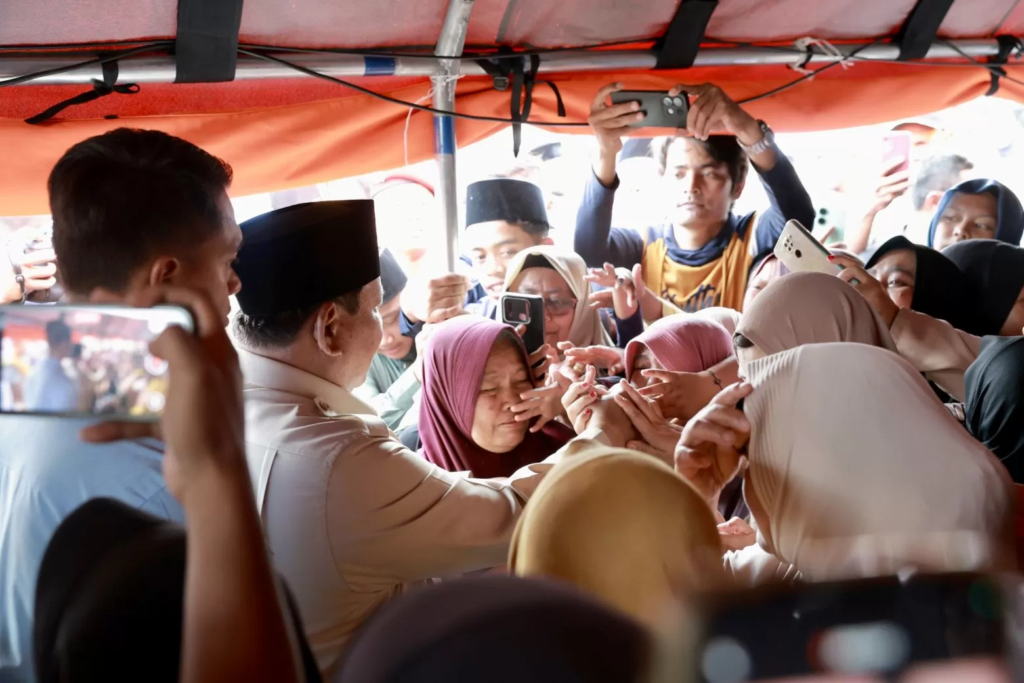 Viral! Prabowo Tegur Paspampres: Sikap Humanis atau Pencitraan di Tengah Duka Aceh?