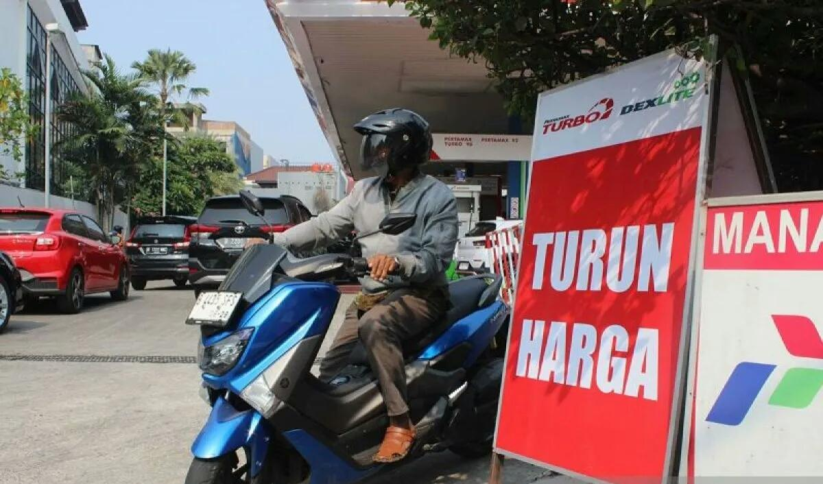 Harga Pertamax Turbo Turun 1 Januari 2026, Hemat Rp350/Liter