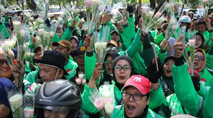 Danantara Resmi Beli Saham Ojol, Potongan Driver Turun Jadi 8 Persen